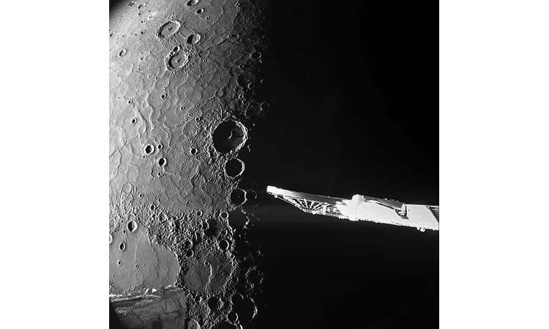 Spacecraft buzzes Mercury's north pole and beams back stunning photos