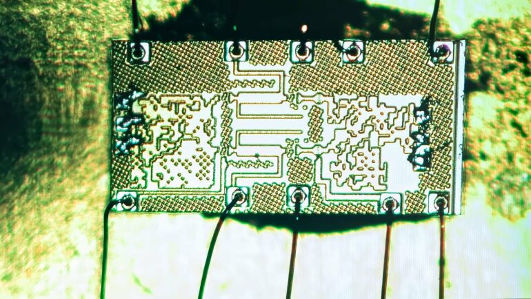 AI unveils strange chip designs, while discovering new functionalities