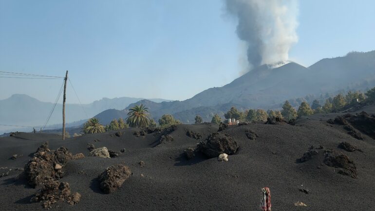 Cumbre Vieja study suggests that magma composition drives volcanic ...