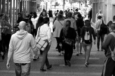 Mathematical model shows how conformity influences cultural trends ...