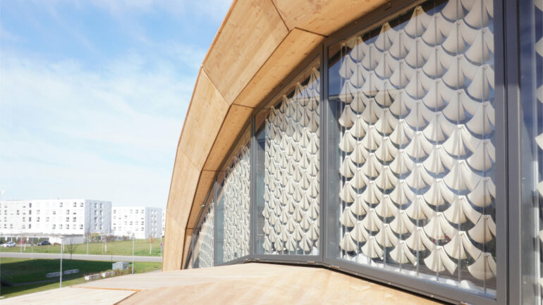 Self-adjusting shading system mimics pine cones for energy ...