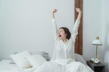 Waking up is not stressful: Cortisol study challenges previous ...