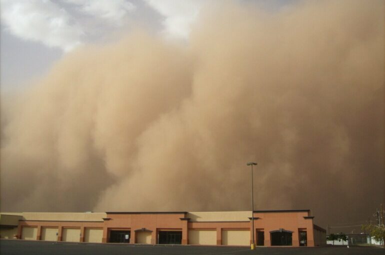 New study links dust storms to increased emergency department ...