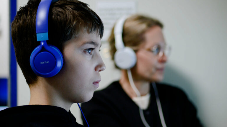 AI-based math: Individualized support for students uses eye tracking