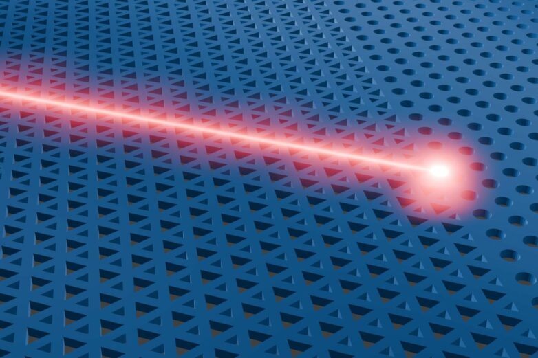 New mechanism uses photonic crystal for concentrating light on a chip