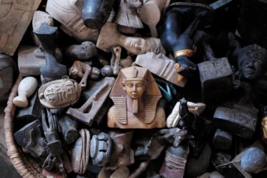 TUTANKHAMUN