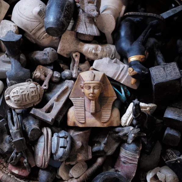 TUTANKHAMUN