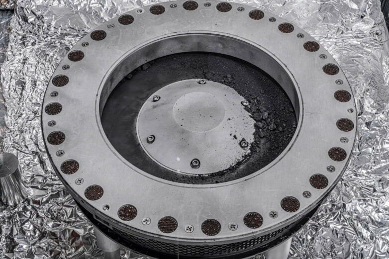 NASA Reveals First Pictures of Osiris-Rex Asteroid Samples - The ...