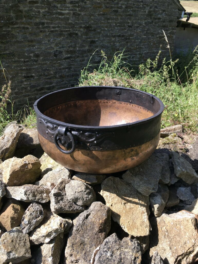 Iron Age cauldrons reveal ancient feasting rituals and ...