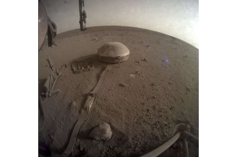 Marsquakes indicate a solid core for the red planet, just like Earth