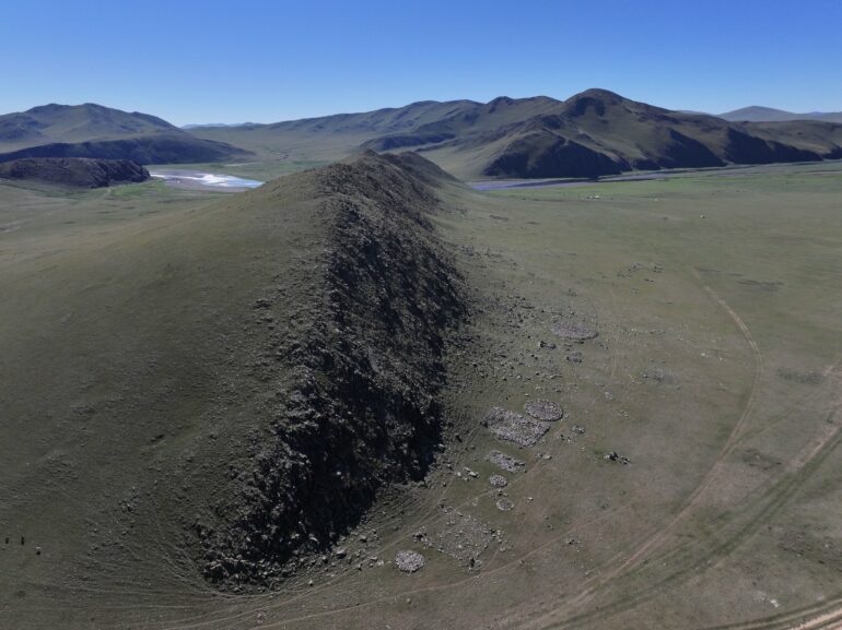 Human DNA from Mongolian burial sites reveals dynamics of Bronze ...
