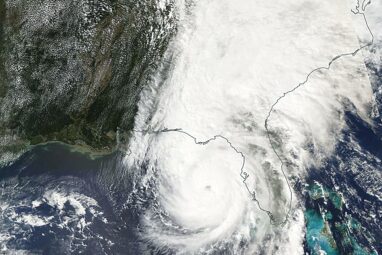 New research links hurricane size surges to local ocean ...