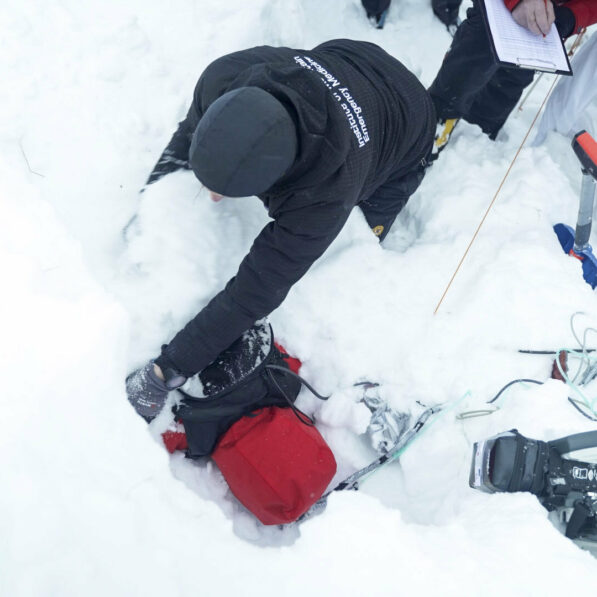 Avalanches: User-carried safety device can increase survival time ...