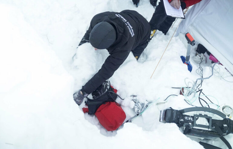 Avalanches: User-carried safety device can increase survival time ...