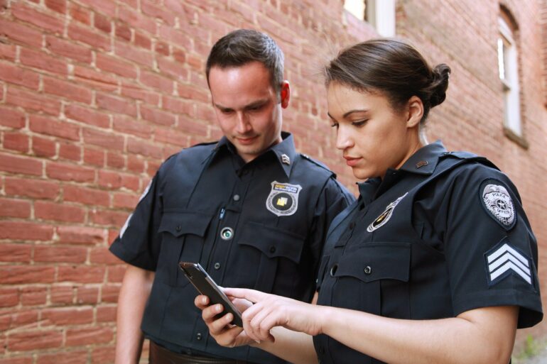 Concerns about AI-written police reports spur states to regulate ...