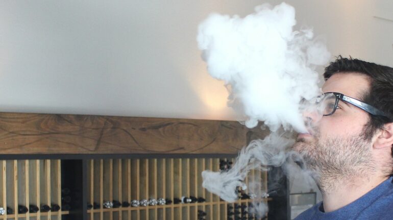 Hidden toxins in e-cigarette fluids may harm lung cells | UCR News ...