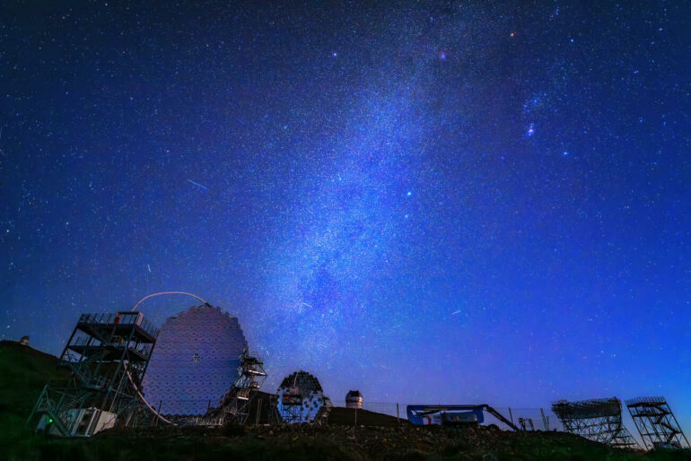Mysterious glow in Milky Way could be evidence of dark matter | Hub