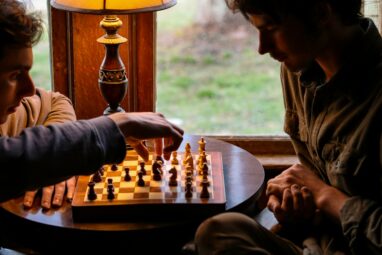 Overconfidence persists even where regular feedback should ...