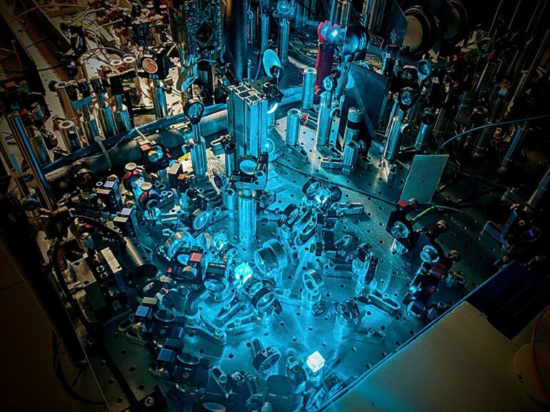 Quantum radio antenna uses Rydberg states for sensitive, all ...