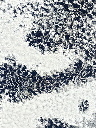 Cloud droplet microphysics challenges accuracy of current climate ...