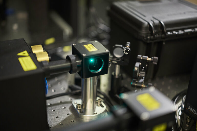 Sunlight split in two: Organic layer promises leap in solar power ...